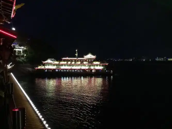 【携程攻略】千岛湖千岛湖夜游景点,夜游范围相对较小,范围再大一点