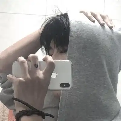 真人帅气对镜自拍男生头像图片 帅气男生向镜子自拍照合集_男生头像