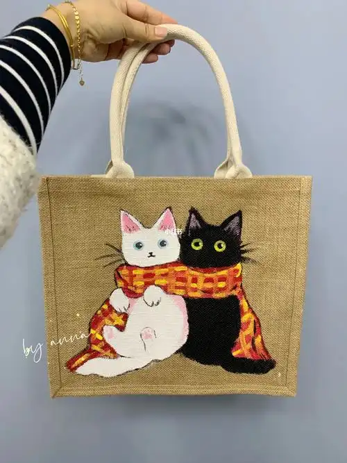 忙中搞完的两只猫96手绘包包手绘麻布袋#手绘麻布包  #手绘muji麻袋