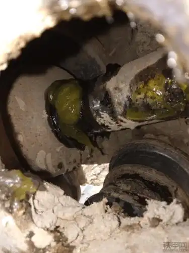 求助涨紧油缸漏油