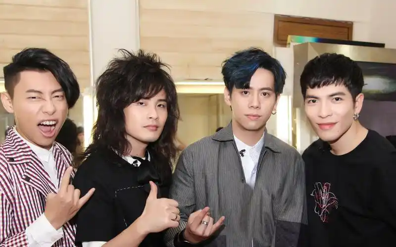 狮子合唱团 赛前直播 全员唱《小丑是我》《 最后的请求》_哔哩哔哩