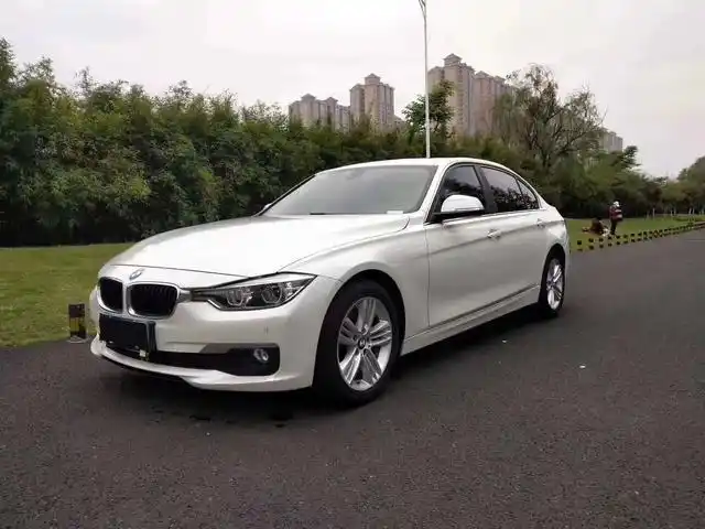 几万上路17款宝马320li,4年车龄的使用心得分享,还在用机械手刹