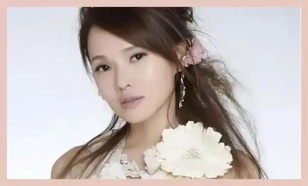 伊能静庾澄庆同框参加儿子毕业礼!昔日恩怨释怀,被赞离婚典范