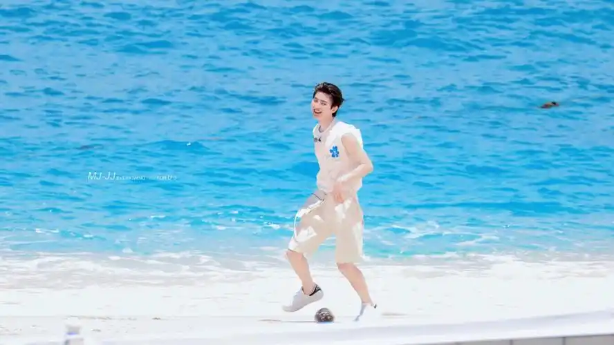 关于蔡徐坤先生退出奔跑吧黄河篇2录制