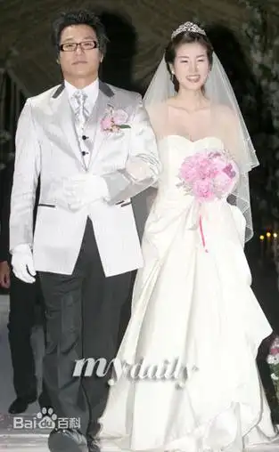 尹民秀妻子金敏智资料和整容前后照片