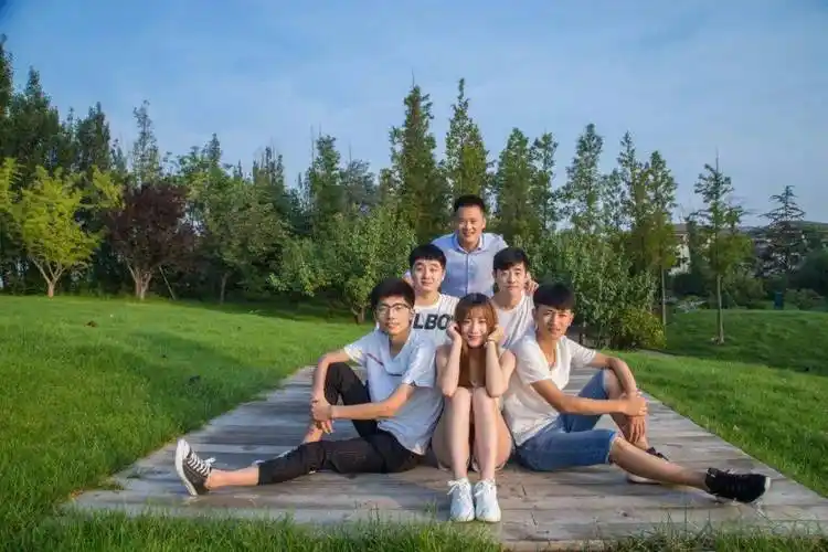 摄影科普三十集体照如何摆pose