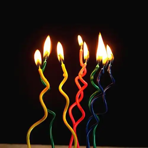 蜡烛创意生日弯曲彩条螺纹生日蛋糕无毒环保蜡烛