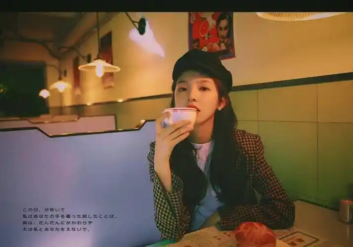 强捧出道章若楠:炒作初恋脸,碰瓷王思聪,今被郭敬明力捧_费启鸣_父亲