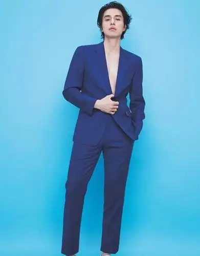 李栋旭才是冻龄男神他的造型给40岁男人带来了穿搭灵感