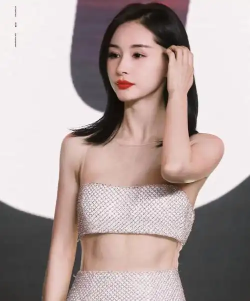 王子文的腰#女明星为了保持身材,保持上镜,努力地维持体重.