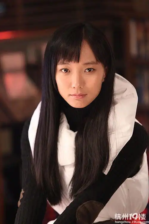 王珞丹演活小字辈红娘子挑起女人戏大梁