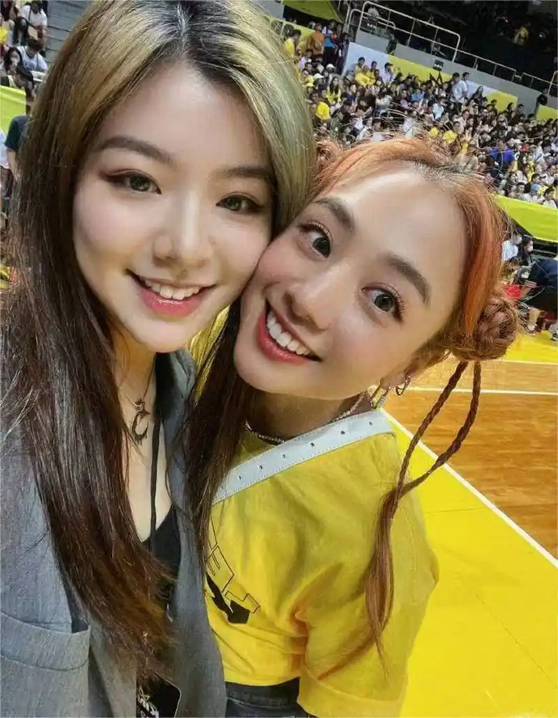 1,庾澄庆在前妻的口中非常的有优秀,但实际上前妻是给庾澄庆面子,两人