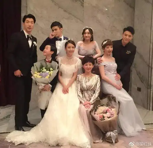 买红妹18岁女儿近照曝光像极了亲爹孙楠如今与佟丽娅搭戏