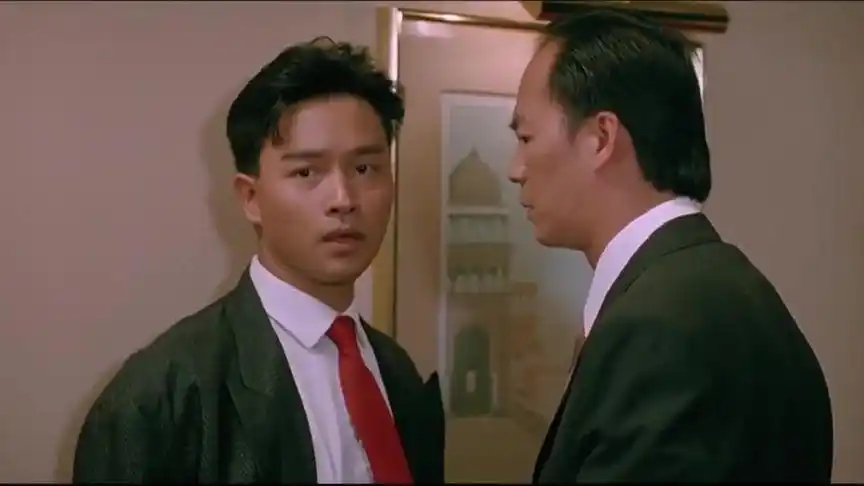 亲兄弟同当卧底来查案,狄龙劝张国荣放弃被拒绝