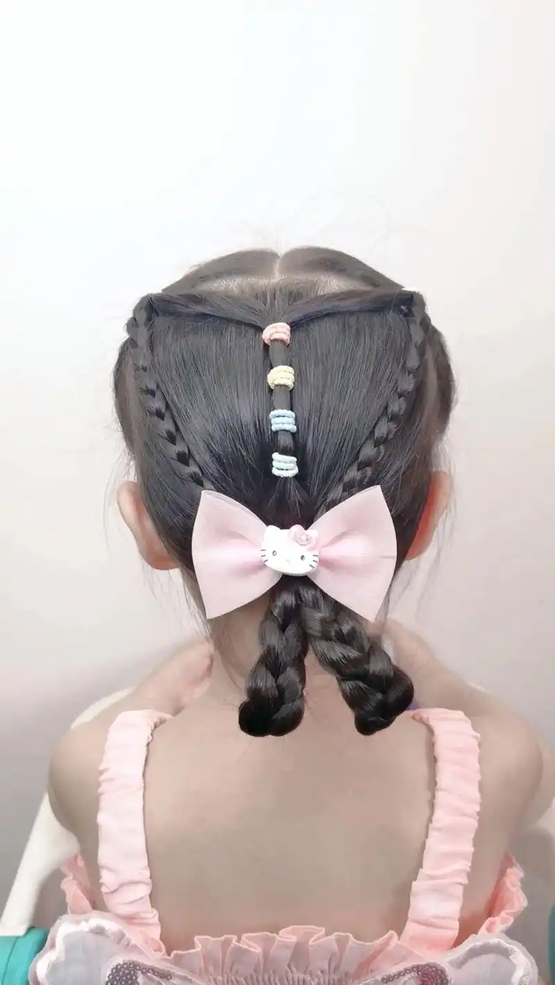 简单日常好看发型.幼儿园上学这样扎,再配上小裙子,超好看哟, - 抖音