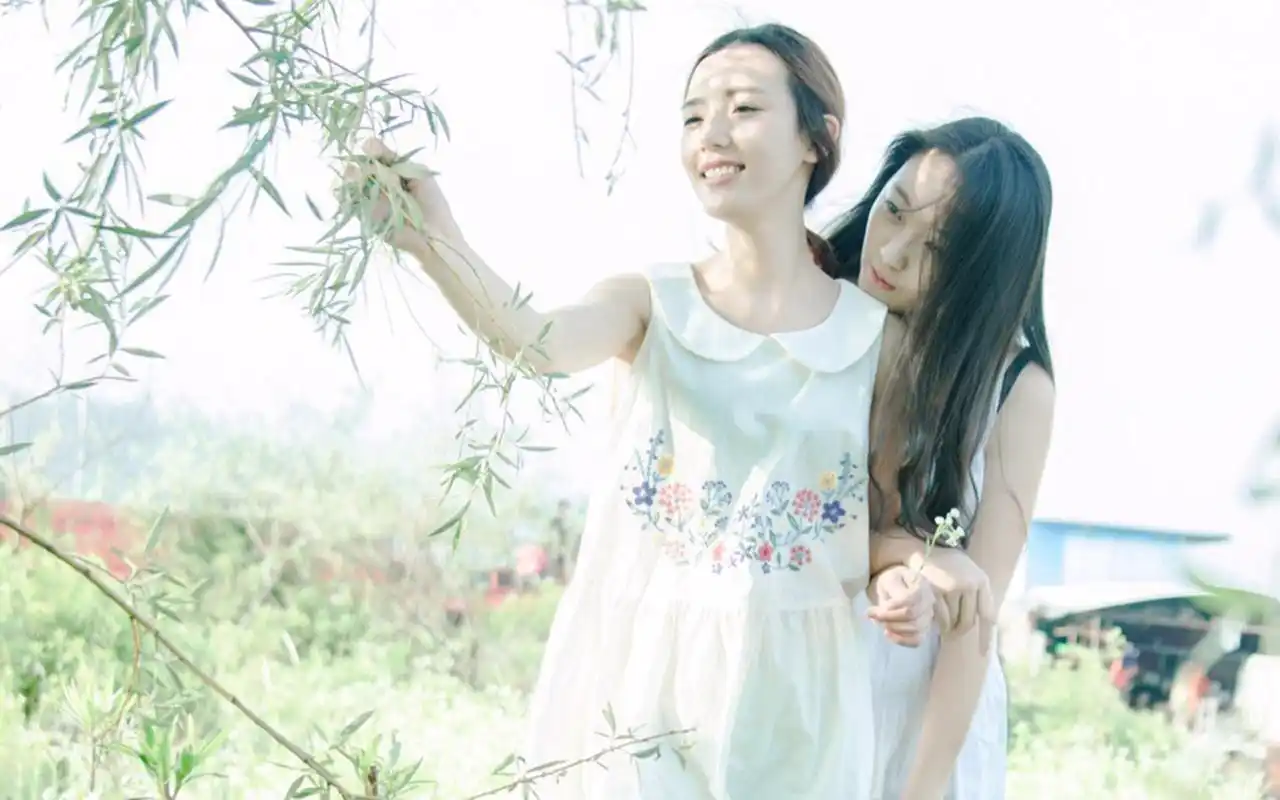 闺蜜小清新室外写真高清桌面壁纸图片下载