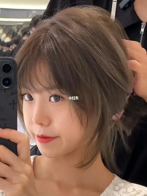 短发和奶茶色很配哦减龄短发武汉染发