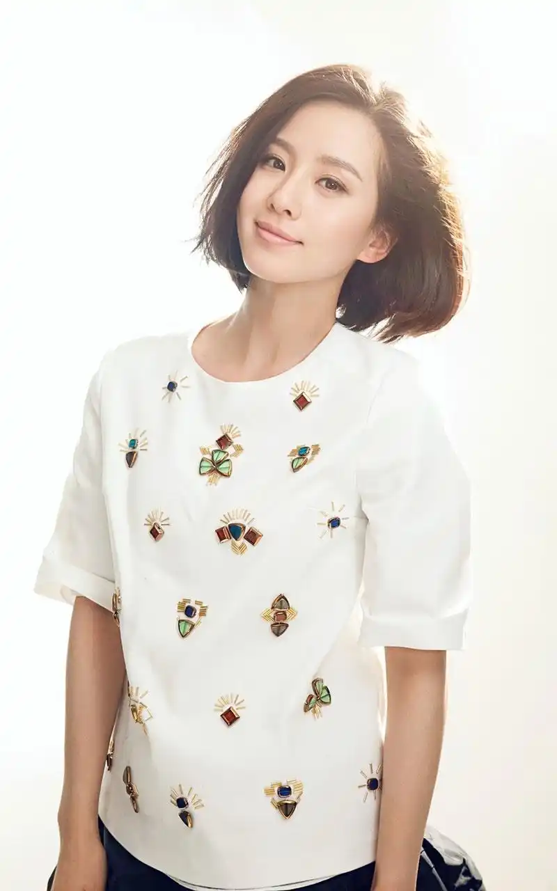 气质女星刘诗诗短发优雅时尚轻熟女写真手机壁纸