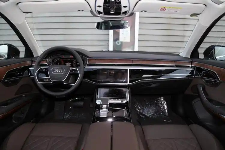 2021款奥迪a8l50tfsiquattro豪华型
