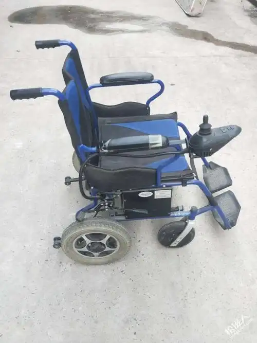 转让两辆二手电动轮椅