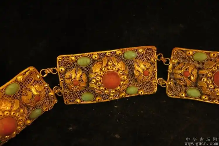 铜鎏金嵌宝石腰带