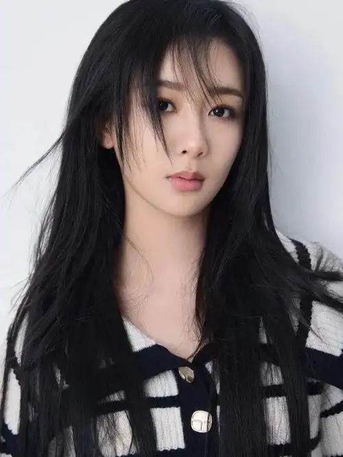 杨紫今年多大 杨紫比肖战大几岁