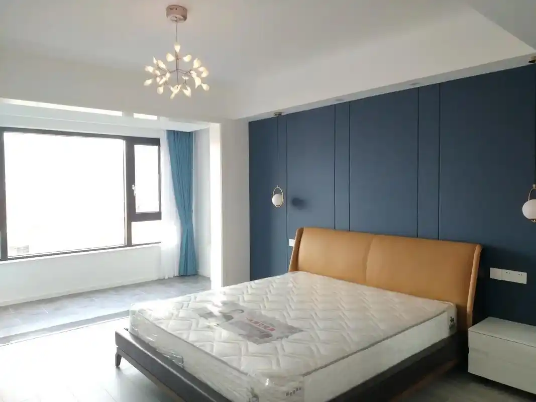 居家简约风,卧室蓝色系可参考墙漆颜色.