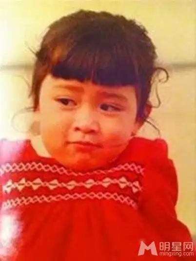 佘诗曼罕见童年照曝光 脸蛋胖嘟嘟萌态十足-图片-明星娱乐资讯