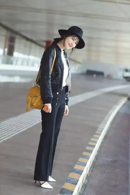 被高圆圆的街拍生图美到了白上衣配鱼尾裙简约优雅女神真迷人