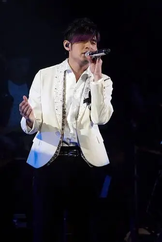 周杰伦经典造型《紫毛伦》周杰伦经典造型《紫毛伦》周杰伦经典造型