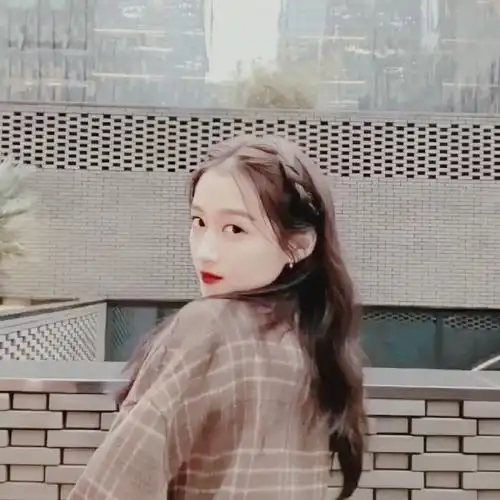 关晓彤滤镜头像拿图点赞