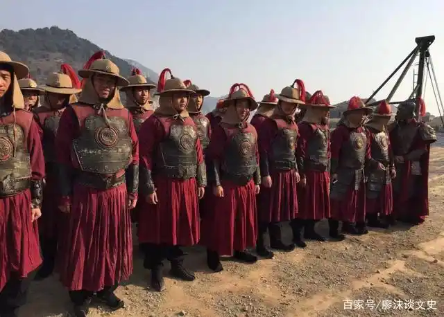 明朝时期,卫所制度崩溃,募兵制出现,戚家军顺利组建