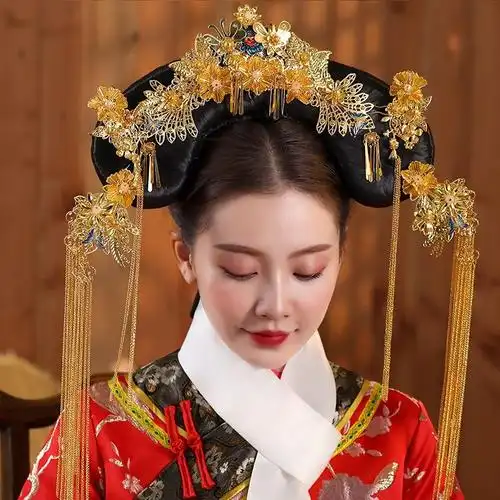 头饰表演演出旗头清代皇族女性嫁妆中的头饰古装清朝宫廷假发旗头画框