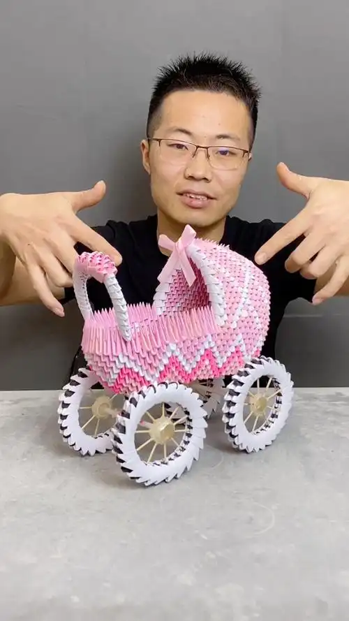 用纸折的婴儿车,看看像吗