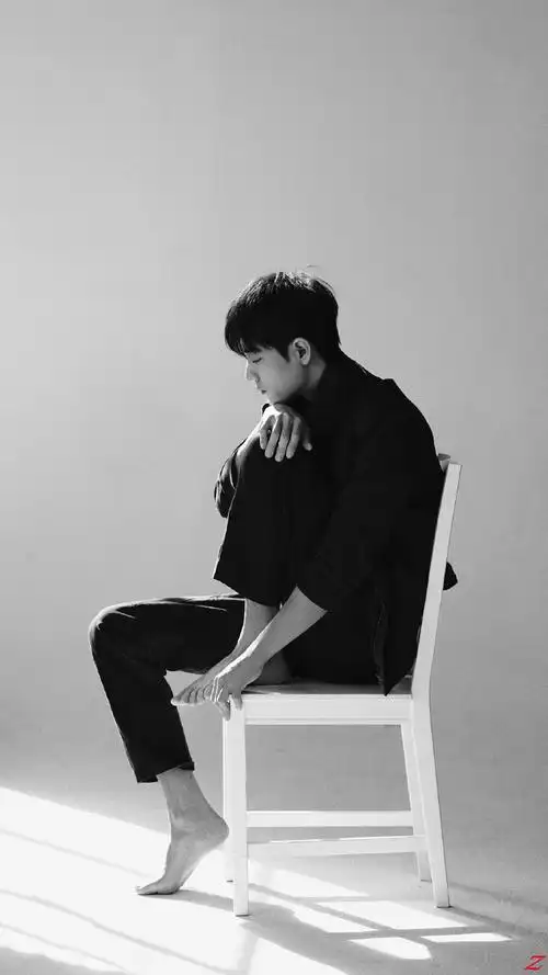 肖战时尚先生沉静本我大片##肖战杂志#原图壁纸@x玖少年团肖战dayoyy