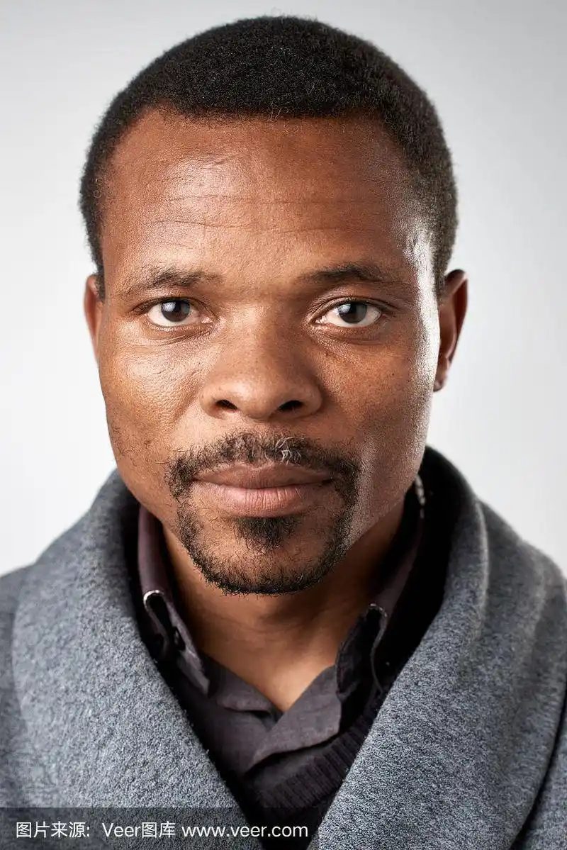 工作室,男人,无表情的,黑色人种,中老年人