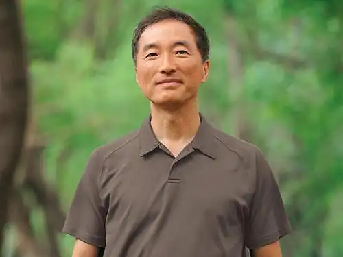 杨定一博士简介