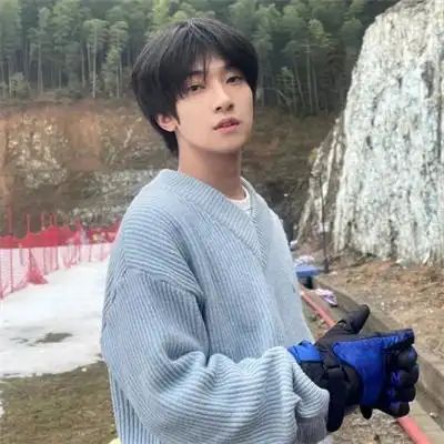 冬天氛围感帅气男生头像图片