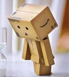 求danbo的情侣头像(就是那个小盒子人)