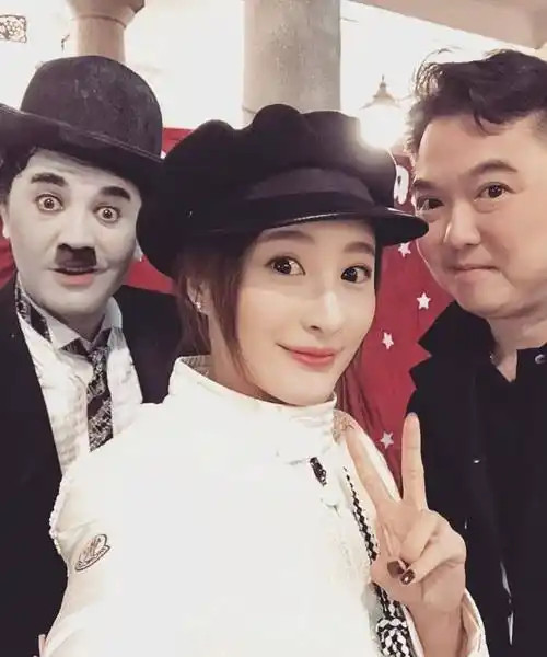 2015年在嫁予身家逾20亿的金融才俊老公莫赞生(jason)后,林夏薇便几乎