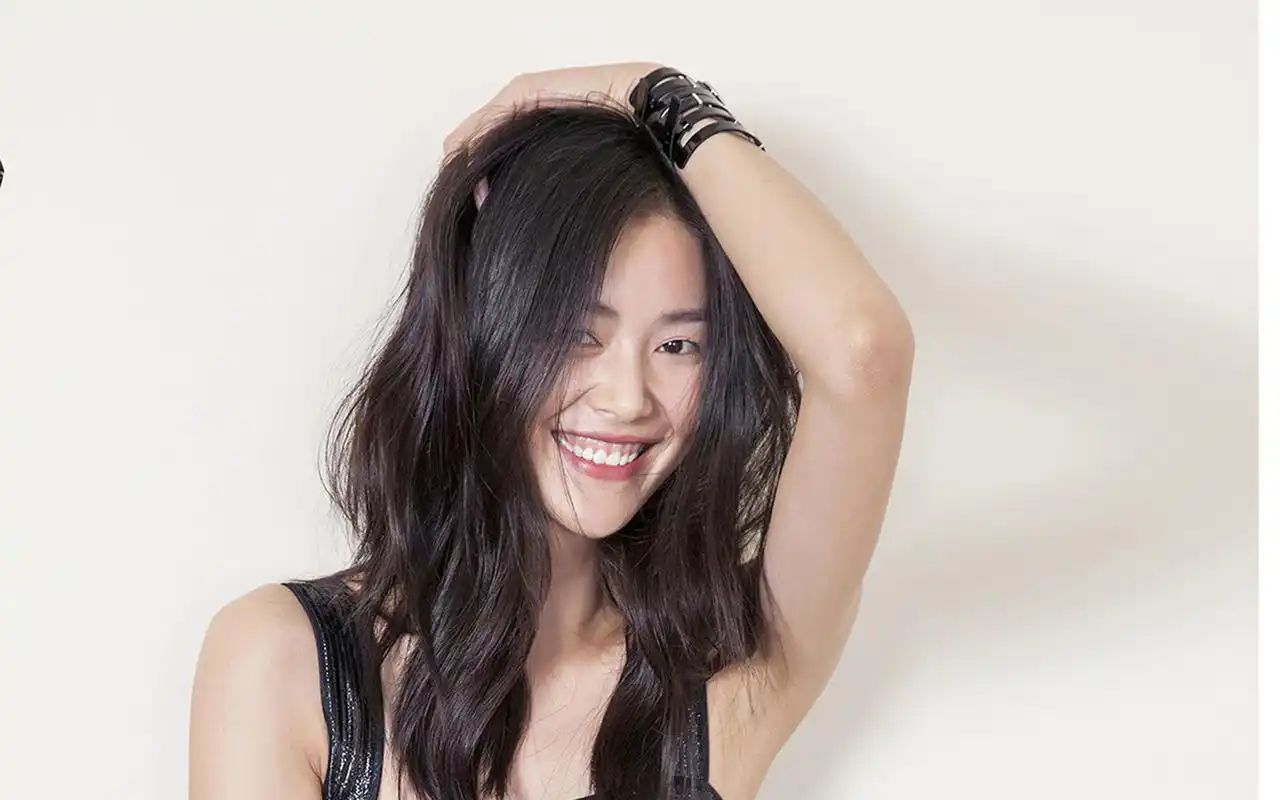 名模刘雯时尚率性写真图片桌面壁纸