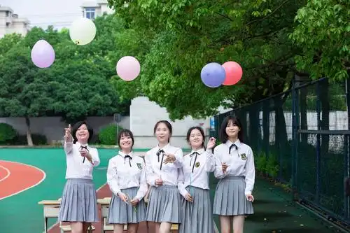 田家炳c169班最美毕业照