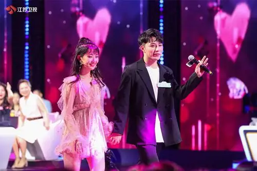 相亲节目新相亲大会爱情命题引观众热议