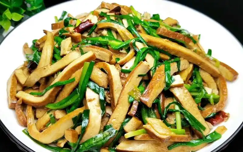 大厨教你做韭菜炒豆腐干,简单家常接地气,味道鲜香下酒又下饭
