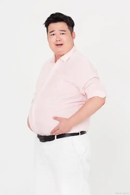 对中年油腻男应多些包容