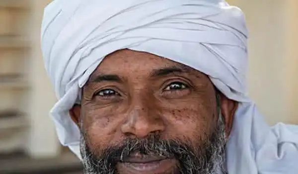 所以,今天印度人包头的习惯就源自锡克族,另外,锡克族还有个习俗,就是