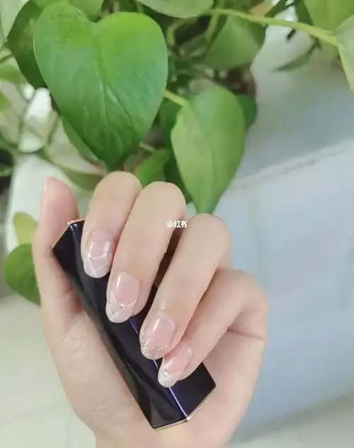 干净又素雅的夏日清新美甲