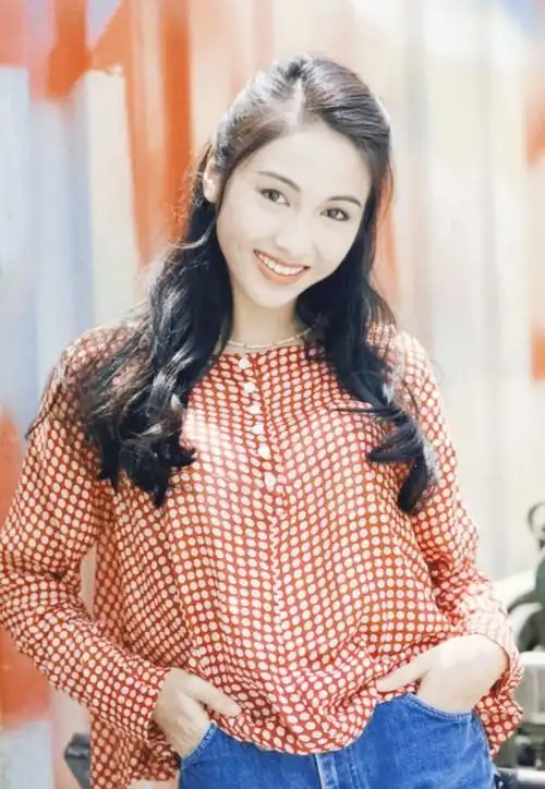 37岁黎姿再传喜讯:顾家的女人有多美?-视觉志-八卦帝