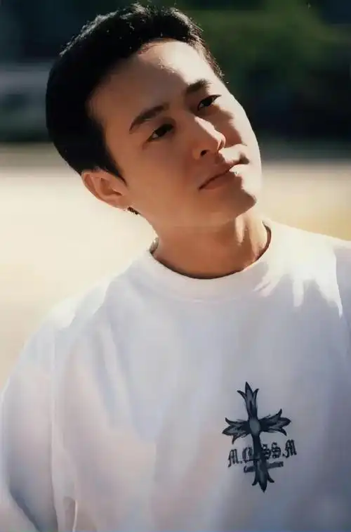 张颂文高启强登顶热播剧集角色吸粉榜##狂飙##张颂文年轻时好奶