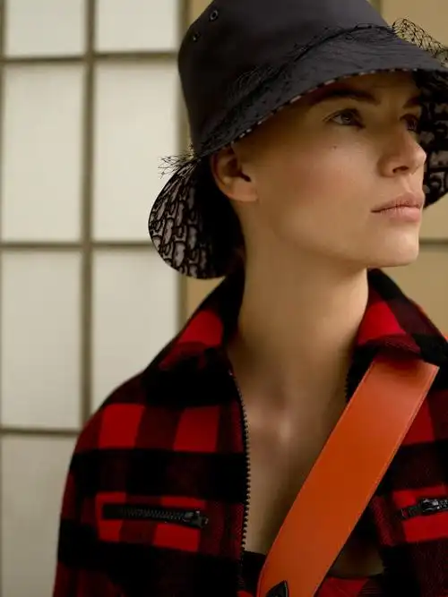 glamour russia-杂志封面人像-欧莱凯设计网